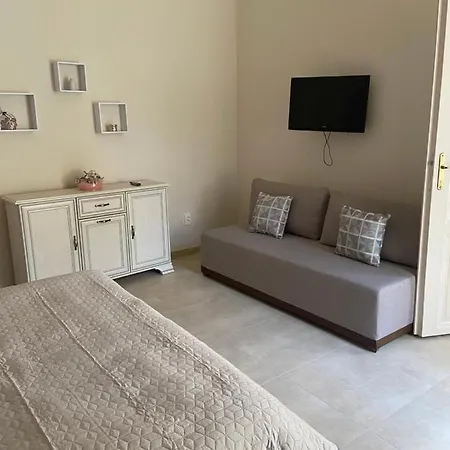 Senorita2 Maganszallas Daire
