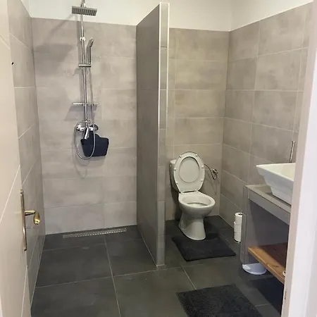 Senorita2 Maganszallas * 米什科尔茨