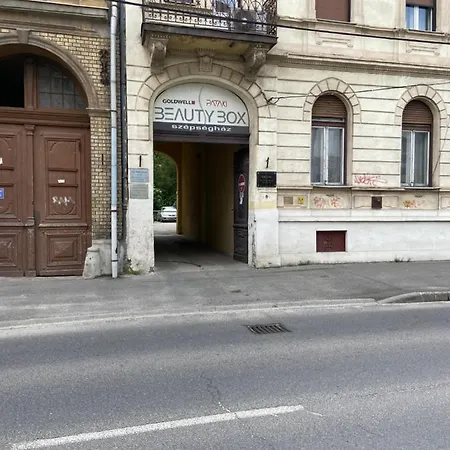 Senorita2 Maganszallas Miskolc